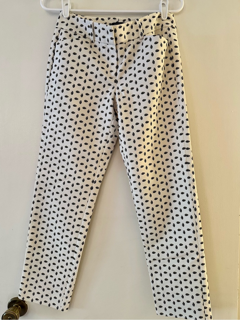 Ann Taylor White Pants with Pineapple Print
